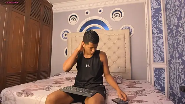 KingStark  online show from November 1, 2025, 12:51 pm