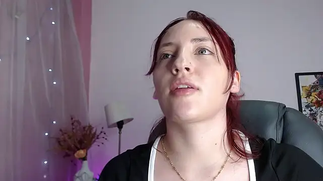 Lulugh  online show from December 4, 2025, 7:44 pm