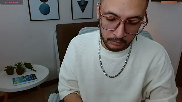   Damian    online show from September 12, 2025, 12:44 am