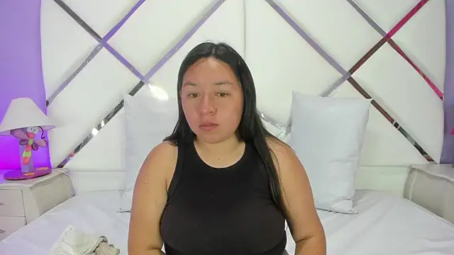 BellaRoux1 online show from December 4, 2025, 12:14 pm