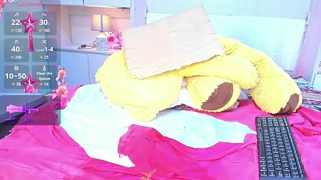 LilyWhitney online show from April 19, 2026, 9:08 am