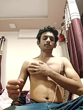 yung cplz online show from September 25, 2025, 1:04 pm