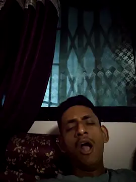 yung cplz online show from November 27, 2025, 9:50 pm