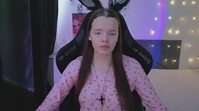 Luna Navy online show from February 14, 2026, 6:54 am