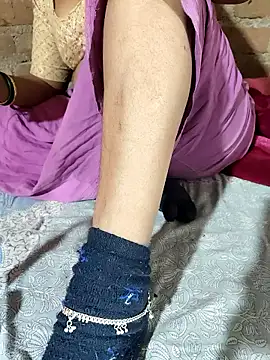 POOJACOUPLE online show from January 12, 2026, 6:46 pm