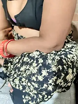 POOJACOUPLE online show from January 18, 2026, 8:40 am