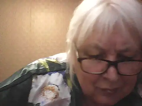 Alexia64231 online show from December 3, 2025, 5:04 am