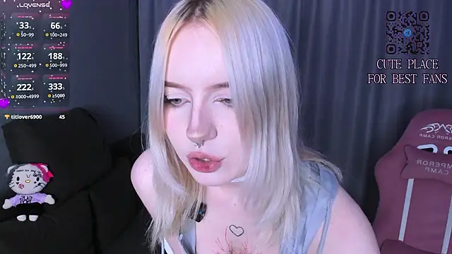 Snapshot of godlikegirlyy chatting on March 16, 2026, 3:05 pm godlikegirlyy online show from March 16, 2026, 3:05 pm