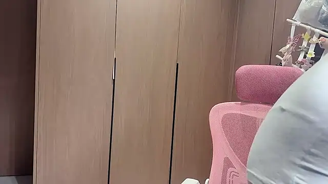 Lilium-520 online show from February 14, 2026, 11:07 am