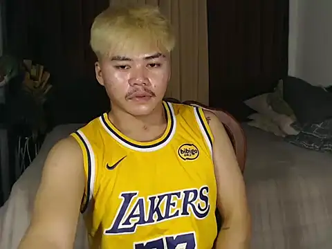 hot emman online show from April 13, 2026, 12:43 pm