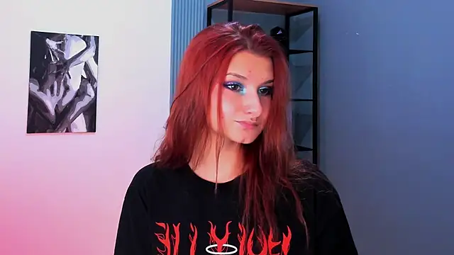 NightOpal online show from September 14, 2025, 2:38 pm