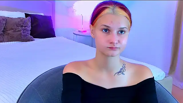 NightOpal online show from October 12, 2025, 2:38 pm