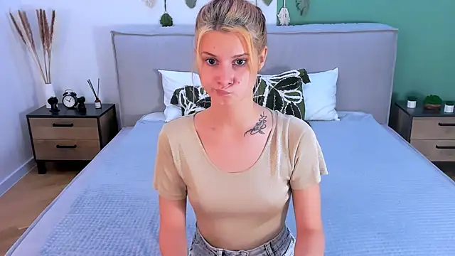 NightOpal online show from November 5, 2025, 4:07 pm