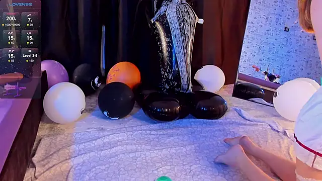 Lillie Berry online show from October 31, 2025, 5:08 am