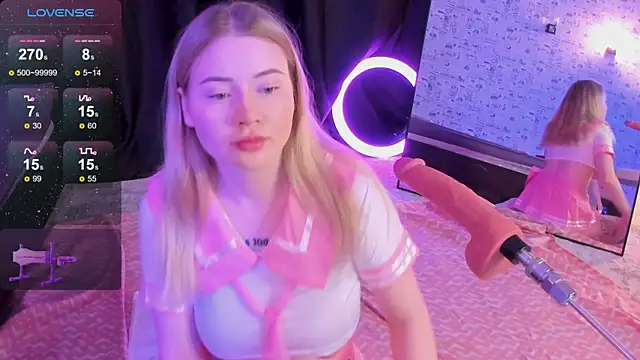 Lillie Berry online show from December 20, 2025, 4:41 am