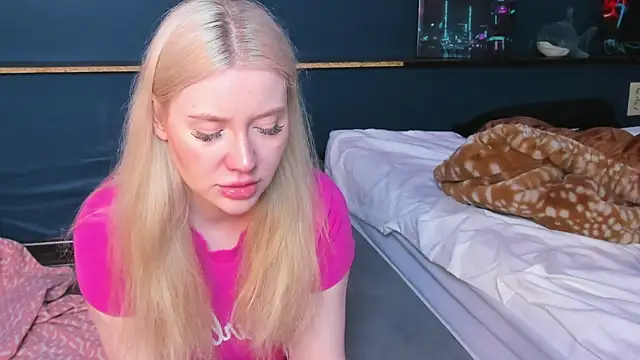 Lillie Berry online show from April 10, 2026, 4:28 am