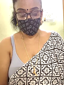 sweet-lotus online show from February 4, 2026, 3:34 am