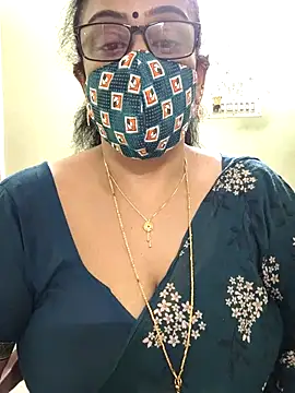 sweet-lotus online show from February 12, 2026, 3:34 am