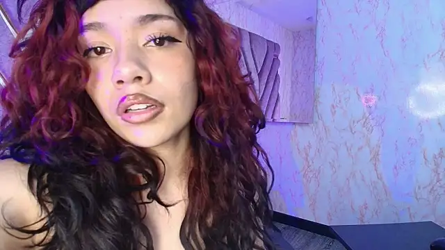 Snapshot of redd_pandaa chatting on June 14, 2026, 3:19 am redd pandaa online show from June 14, 2026, 3:19 am