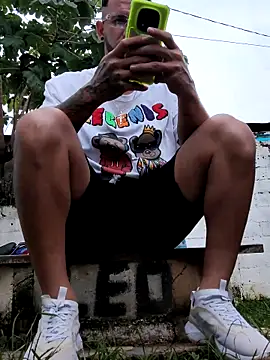 Snapshot of Master_pigdirty chatting on September 14, 2025, 10:09 pm Master pigdirty online show from September 14, 2025, 10:09 pm