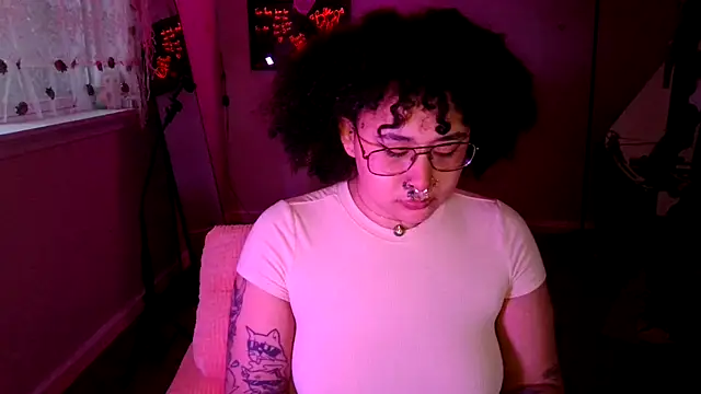 belle honey online show from November 4, 2025, 10:09 pm