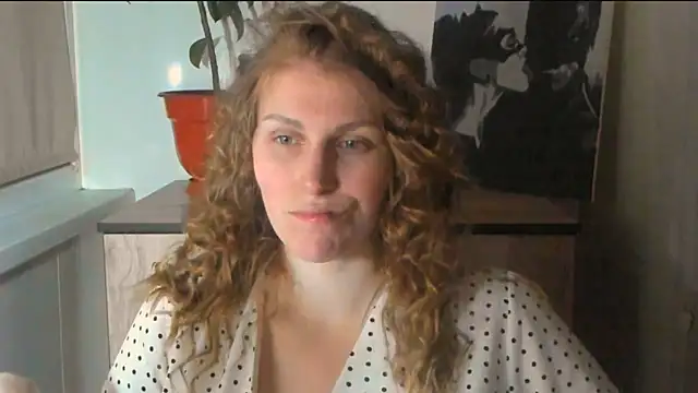 JuliaMuuun online show from March 24, 2026, 7:19 pm