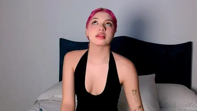 angelinhaaa online show from November 14, 2025, 12:31 am