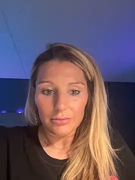 BaddieBossXX2 online show from November 26, 2025, 1:28 am