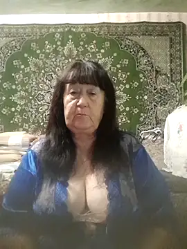 CrystalLime6411 online show from November 4, 2025, 6:18 pm