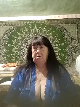 CrystalLime6411 online show from November 7, 2025, 6:19 pm