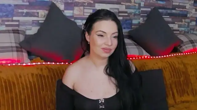 GrayLunna online show from November 28, 2025, 6:38 am