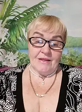 VioletSweet5566 online show from September 20, 2025, 4:30 pm