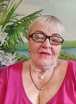 VioletSweet5566 online show from October 10, 2025, 10:36 am