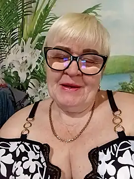 VioletSweet5566 online show from February 14, 2026, 7:27 am