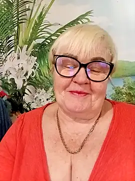 VioletSweet5566 online show from February 21, 2026, 10:16 am