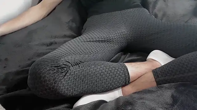 H0rnyCutie online show from November 24, 2025, 3:23 pm