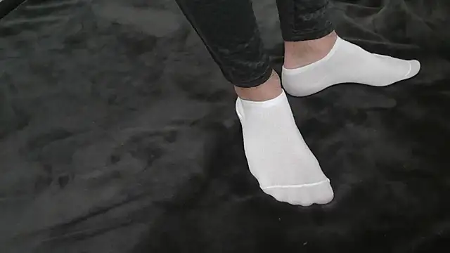 H0rnyCutie online show from November 26, 2025, 9:38 pm