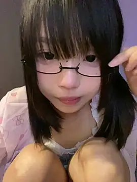 Snapshot of a5l2e0x chatting on May 24, 2026, 9:47 am a5l2e0x online show from May 24, 2026, 9:47 am