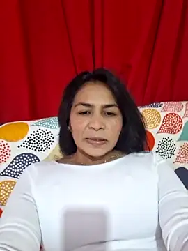 Snapshot of floresblancas chatting on May 29, 2026, 2:37 pm floresblancas online show from May 29, 2026, 2:37 pm