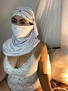 Amyraa  online show from November 6, 2025, 12:17 pm