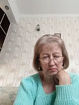 AlikaSwan5821 online show from October 29, 2025, 1:02 pm