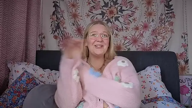 Daisyxoxo  online show from November 24, 2025, 9:53 am