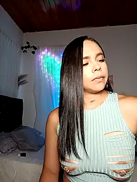 linda698049 online show from September 18, 2025, 8:55 pm