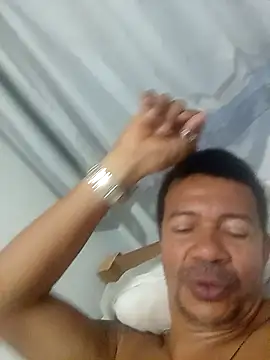 Snapshot of moreno25centimetro chatting on April 6, 2026, 1:01 pm moreno25centimetro online show from April 6, 2026, 1:01 pm