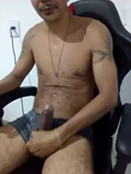 moreno25centimetro online show from July 27, 2026, 11:23 pm