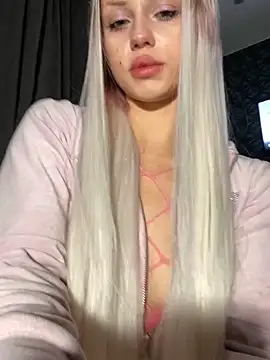 FavoriteKira online show from October 9, 2025, 5:22 pm