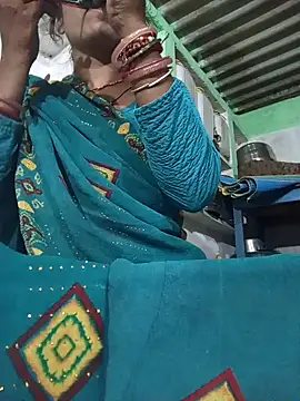 MISS LOVE 001 online show from September 20, 2025, 4:52 pm