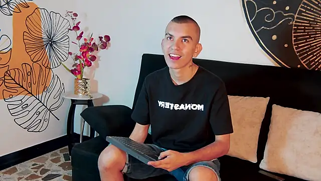 RowanCley online show from October 10, 2025, 12:15 pm