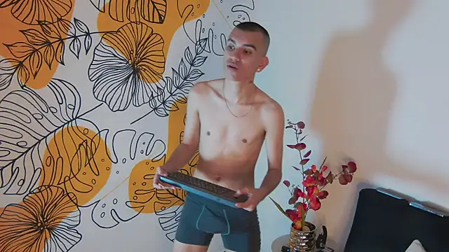 RowanCley online show from October 28, 2025, 12:09 pm