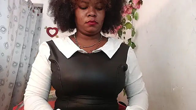 LULU ALANAA  online show from September 12, 2025, 2:17 pm